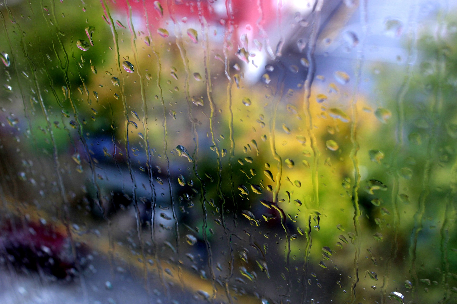silny deszcz oraz burze w tomaszowie
