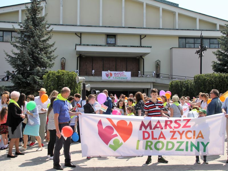 Marsz dla Życia i Rodziny przeszedł ulicami Tomaszowa