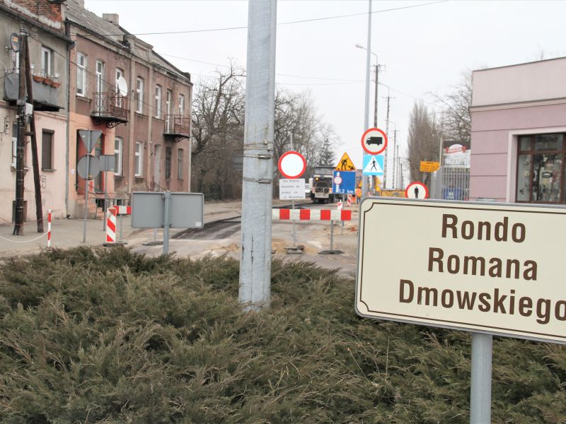 Na zdjęciu remont drogi DW 713 na Rondzie Dmowskiego