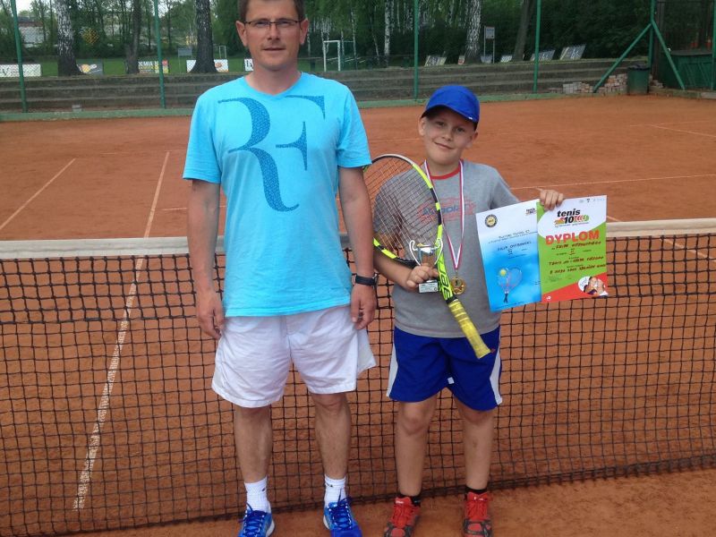 Filip Ostrowski na  podium w turniejach Tenis 10