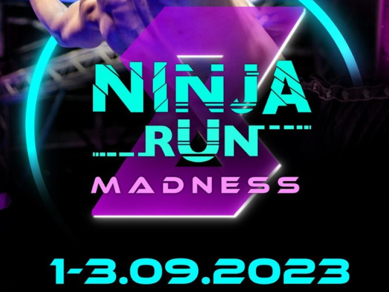 Na zdjęciu baner VIII edycji Ninja Run w Arenie. Na plakacie zawodnicy pookonujący tor przeszkód