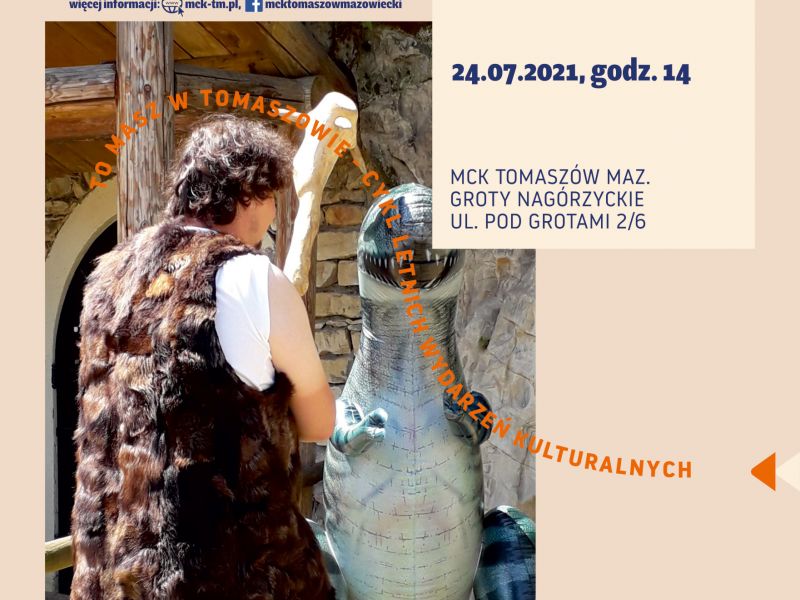 Na zdjęciu plakat Pikniku z jaskiniowcami w Grotach. Na zdjęciu osoba przebrana za jaskiniowca i sztuczny dinozaur