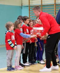 Piłkarze Widzewa odwiedzili tomaszowską „dziesiątkę”