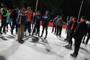 Blisko 50 uczestników nocnego maratonu łyżwiarskiego