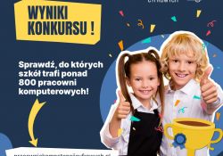 Na zdjęciu baner konkursu, w którym mozna wygrać komputery do pracowni szkolnej. Na plakacie para dzieci pokazująca kciukiem znak 
